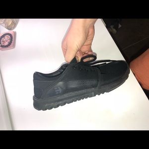 Black tennis shoes⭐️